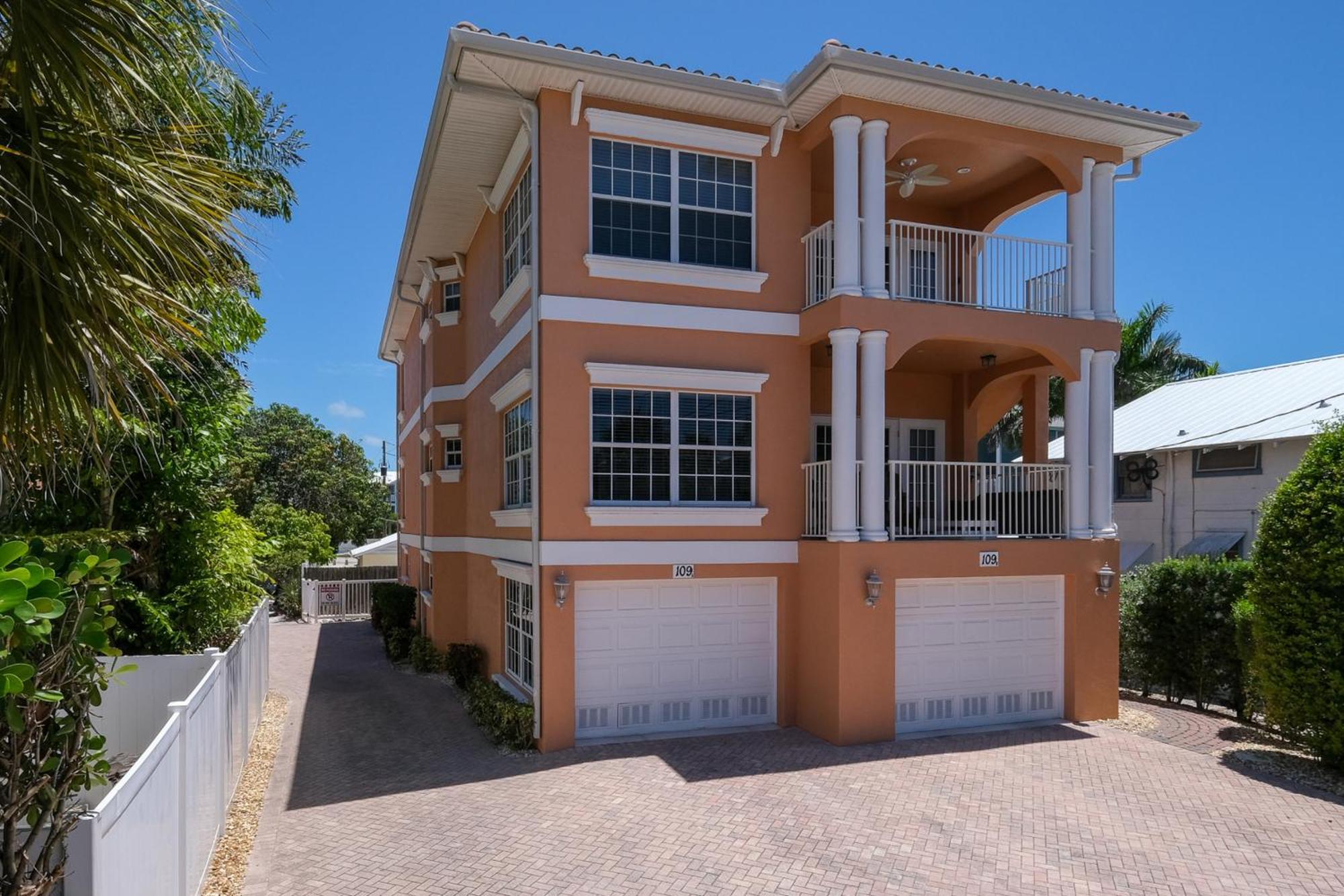 Hibiscus Hideaway Condo Walk To Historic Bridge St Брадентон-Бич Экстерьер фото